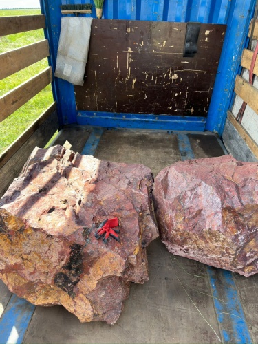 Ландшафтные глыбы красно-фиолетовые 200-1000 килограмм купить в Оренбургской области