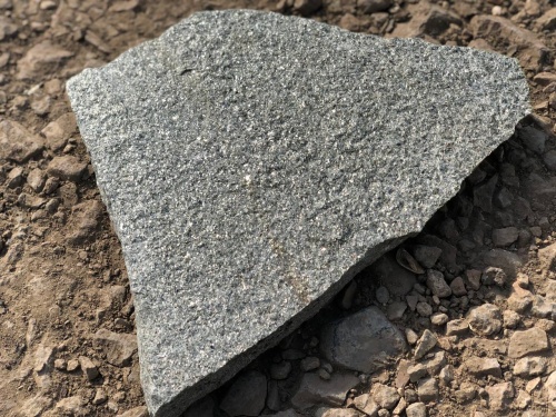 Плитняк златолит Уральский для цоколя, отмостки купить в Оренбургской области