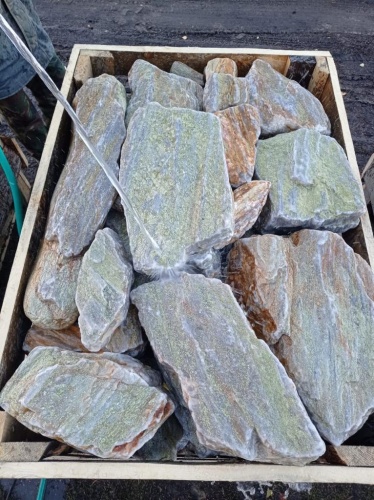 Златолит жёлтый, жёлто-зелёный глыбки и валуны для ланшафтного дизайна купить в Оренбургской области