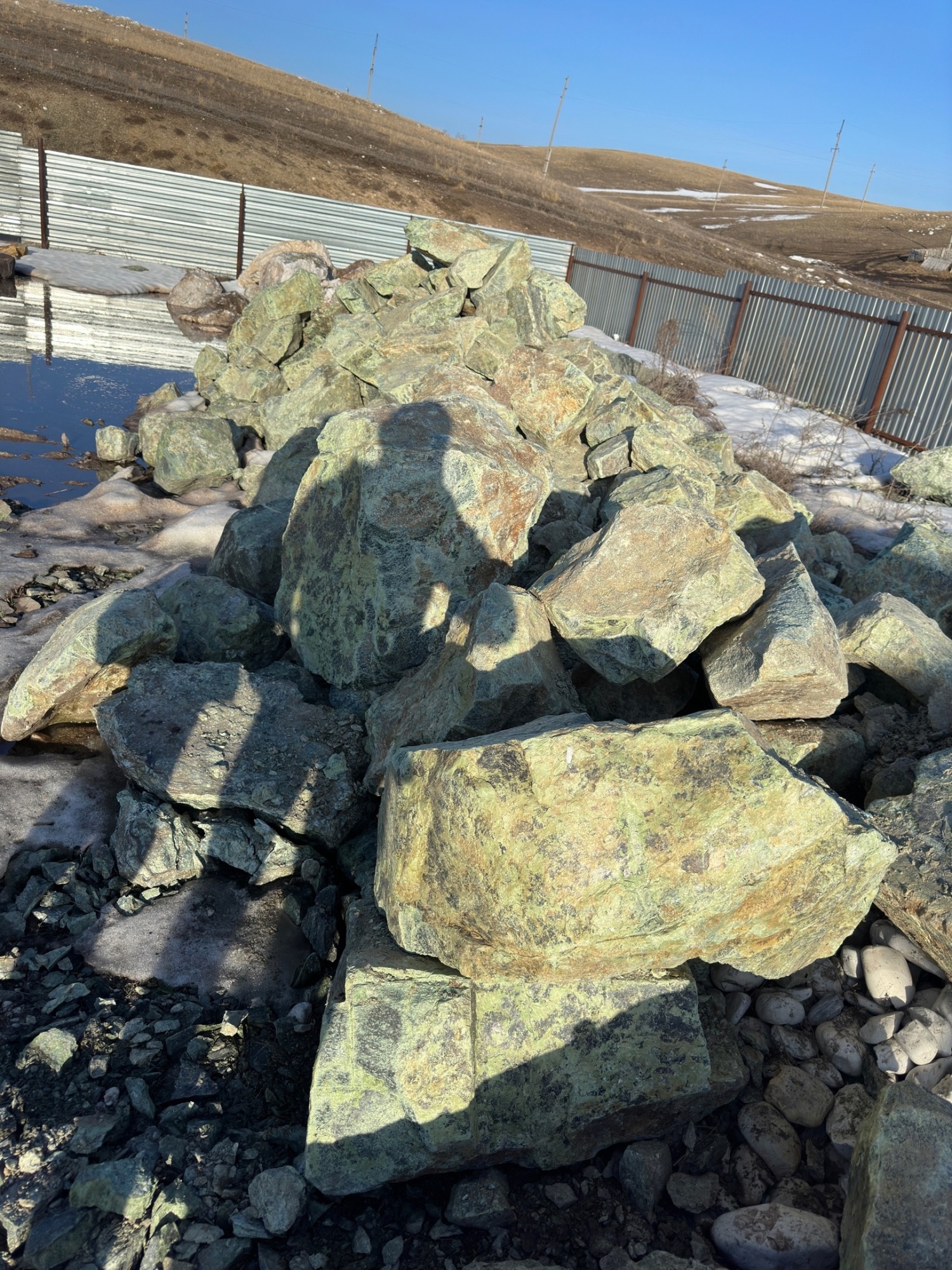 Камни для ландшафтного дизайна зелёные 10-60 килограмм купить в Оренбургской области