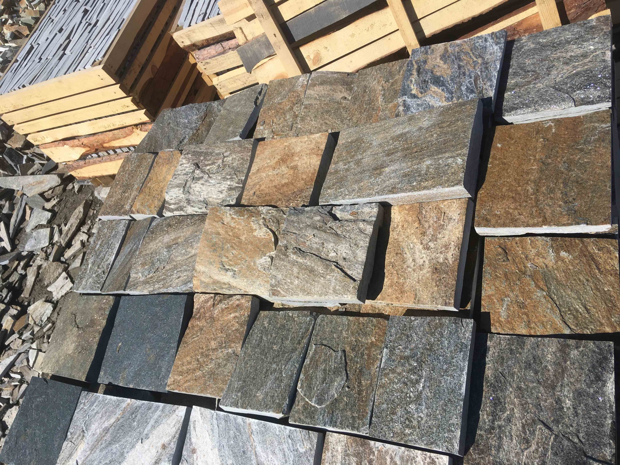 Плитка пилёная златолит Уральский для фасада купить в Оренбургской области