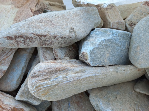 Златолит жёлтый, жёлто-зелёный глыбки и валуны для ланшафтного дизайна купить в Оренбургской области