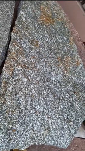 Плитняк златолит серебристый для цоколя, отмостки купить в Оренбургской области