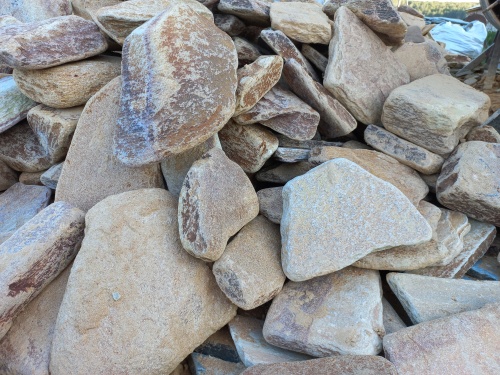 Златолит жёлтый, жёлто-зелёный глыбки и валуны для ланшафтного дизайна купить в Оренбургской области