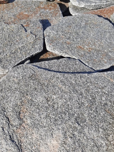 Златолит серебристый галтованный для лестниц купить в Оренбургской области