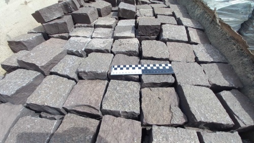 Лемезит колотая брусчатка 10 * 10 см. для парковки купить в Оренбургской области